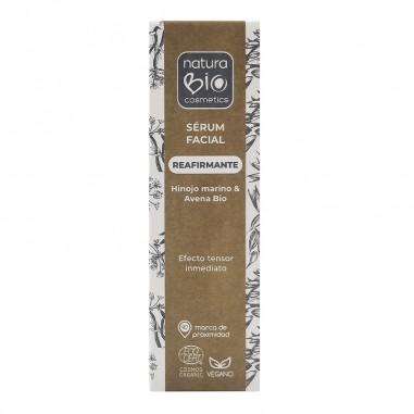 Caja desplegable del sérum facial reafirmante de NaturaBIO Cosmetics.