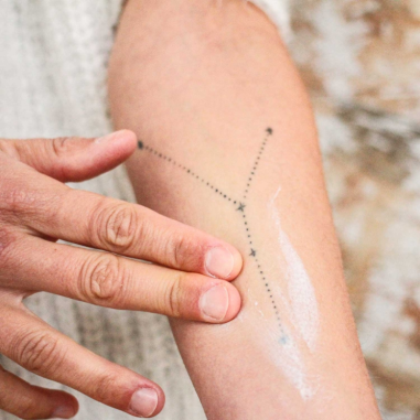 Crema reparadora post tatuaje CICA REPA Laboratoires de Biarritz