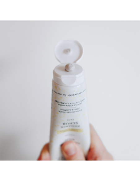 textura del exfoliante facial suave Radiante Laboratoires de Biarritz