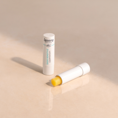 Bálsamo labial Basis Sensitive aceite de jojoba & almendras BIO lavera