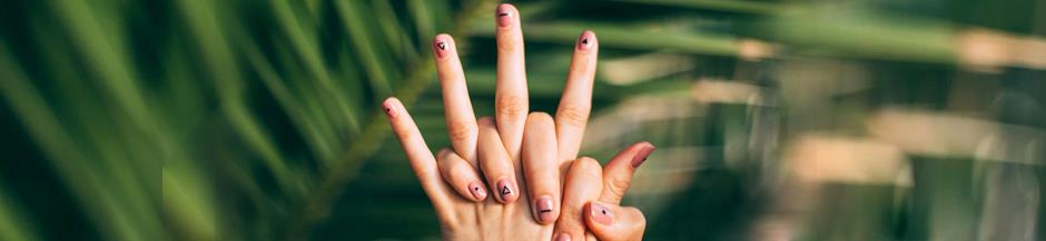 UÑAS