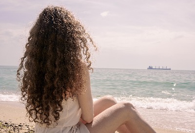 10 Consejos para cabello rizado y ondulado en verano