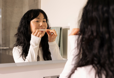 Blanqueamiento dental natural: una sonrisa más blanca, sin comprometer tu salud